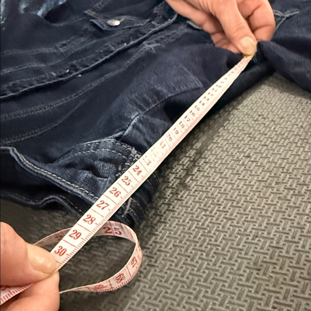 Stylish Blue Denim Jacket - Picture 6 of 9
